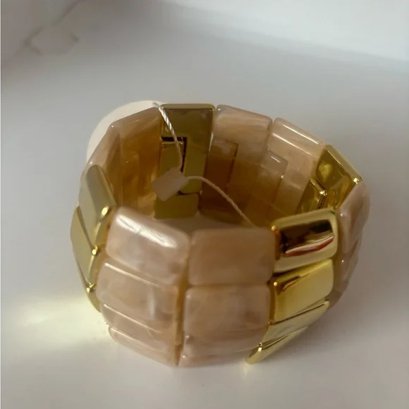 Color block acrylic bangle. - Picture 5 of 7